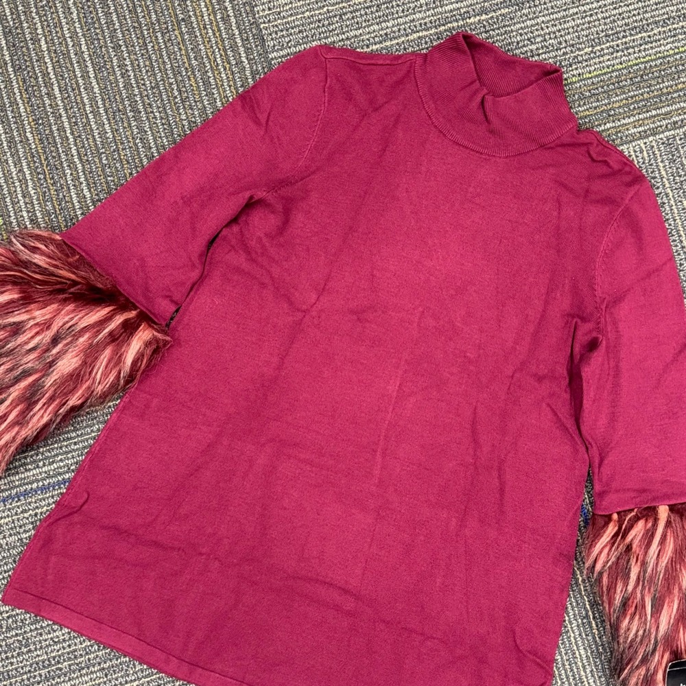 Alfani Women's Fuchsia Turtleneck Sweater with Faux Fur Cuffs‎ Size S